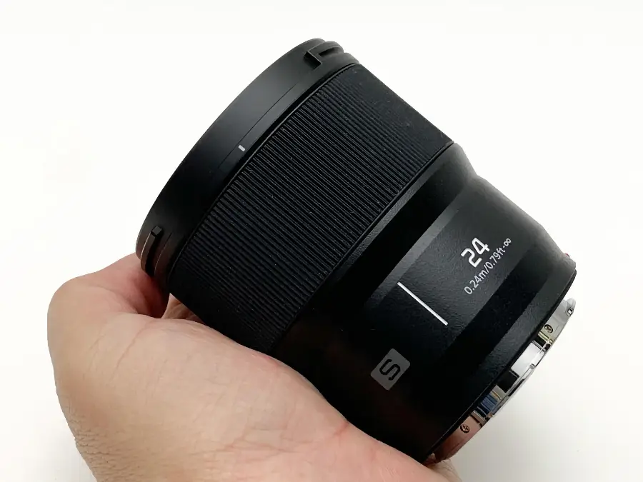 Lensa Panasonic Lumix S 24mm f/1.8: Review Wide-Angle Kompak_01