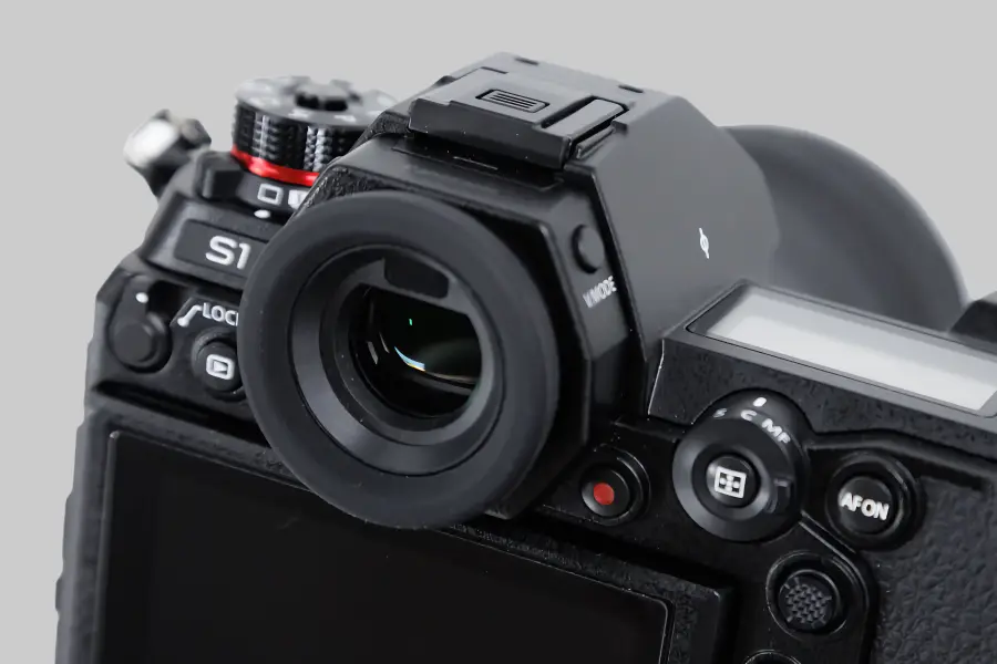 Panasonic S1: Kamera Mirrorless Full-Frame Bertenaga_01