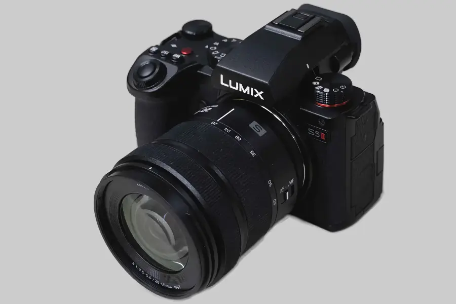 Panasonic S5 II: Migliore Mirrorless Full-Frame Economica_01